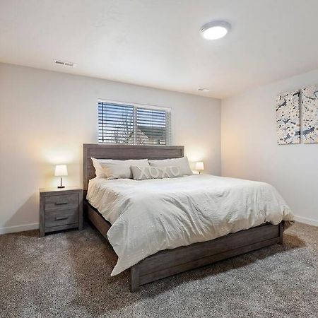 Beautiful Brand New Kuna Home! エクステリア 写真