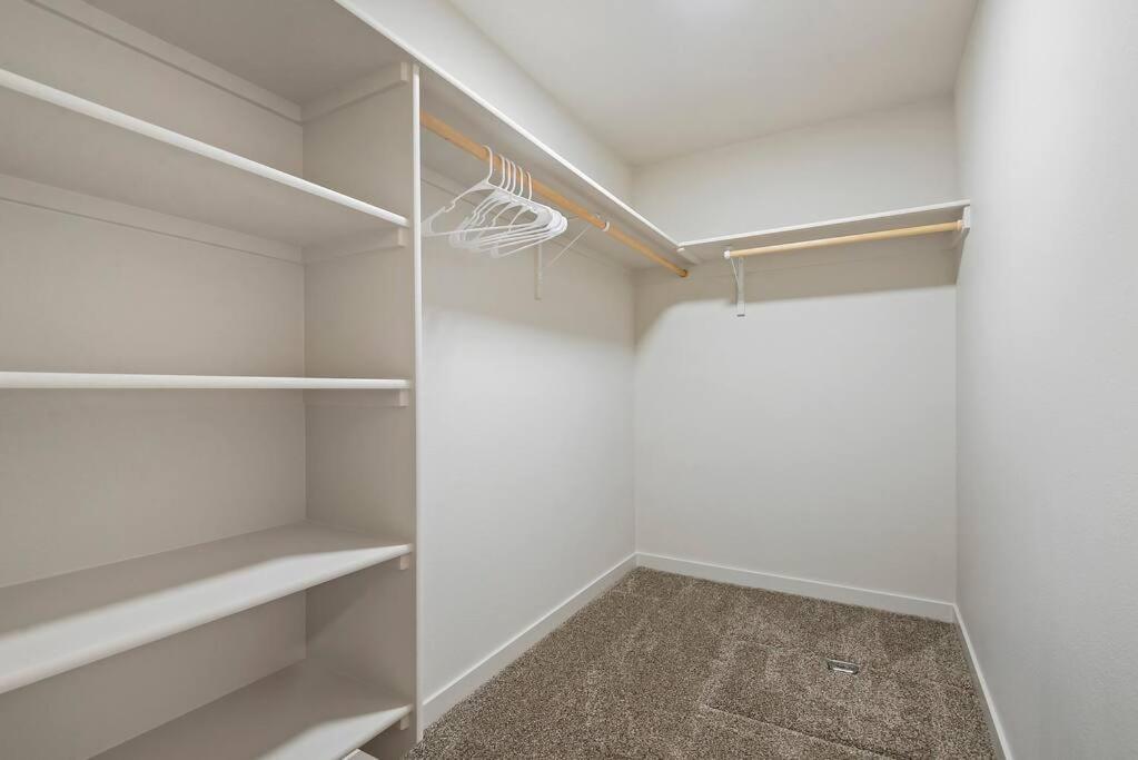 Beautiful Brand New Kuna Home! エクステリア 写真