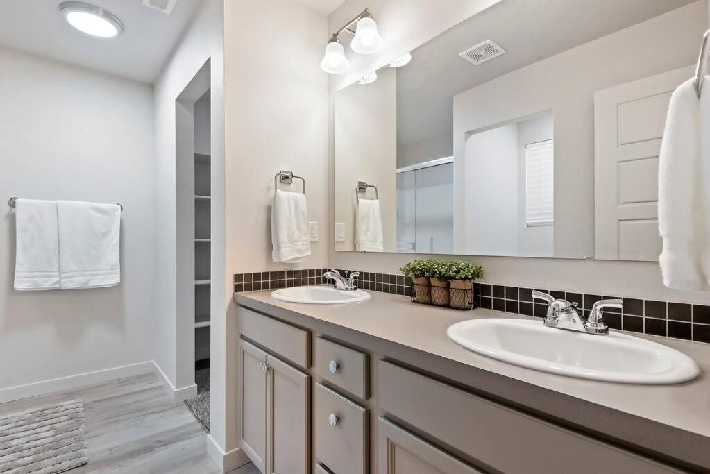 Beautiful Brand New Kuna Home! エクステリア 写真